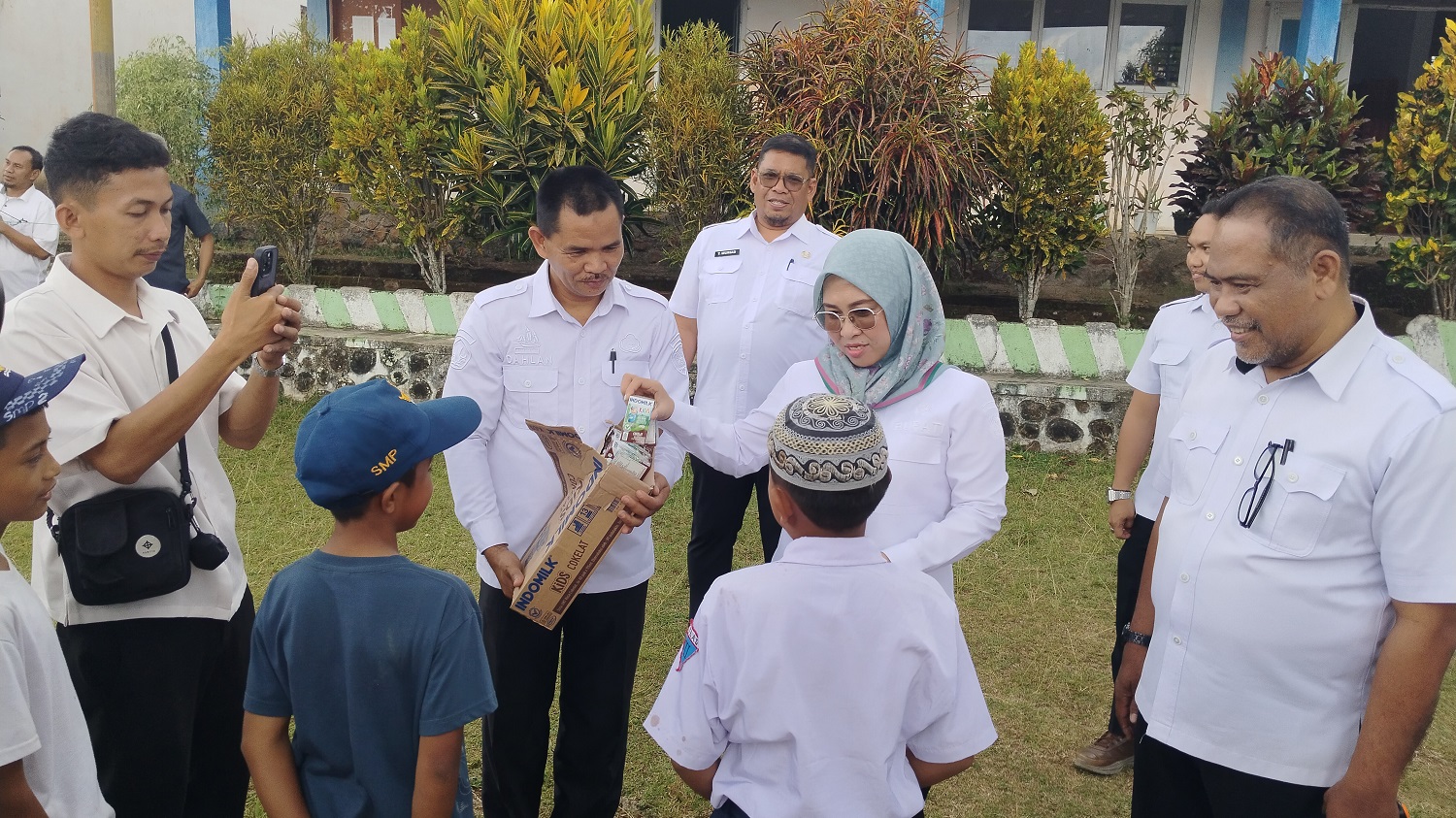 Kunjungan Bupati Gowa di SMP Negeri 2 Biringbulu